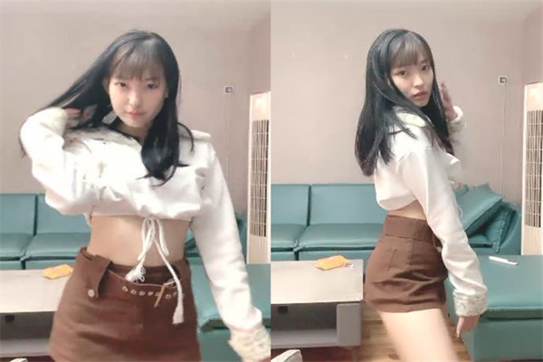 糖纸妹妹 啊啊啊好舒服 清纯的娇喘呻吟 令人忍不住就 撸 几发 大姨妈来了照样 大 秀 发 骚